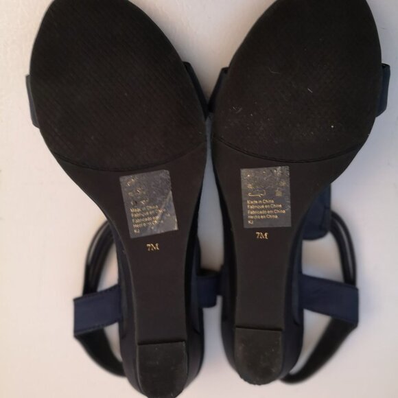New York Transit Ladies Size 7M Wedge heel Navy Blue w/ Bling Sandals - Picture 2 of 4